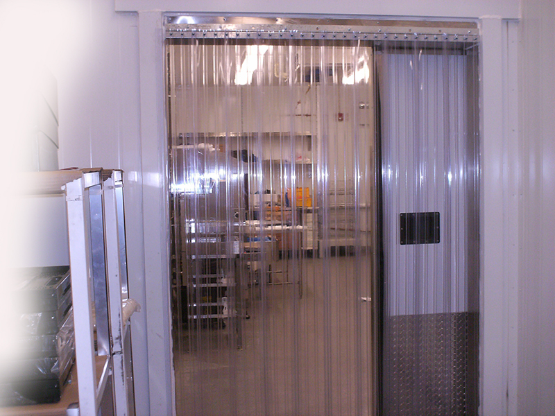 VEVOR 4' x 7' Strip Curtain Door 47" x 83" Freezer Room Strips Kit Hanging Rail 